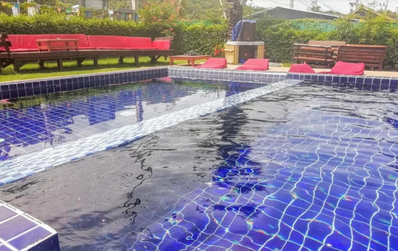 Wet! A Pool Party Hostel By Wild & Wandering หาดริ้น ภายนอก รูปภาพ