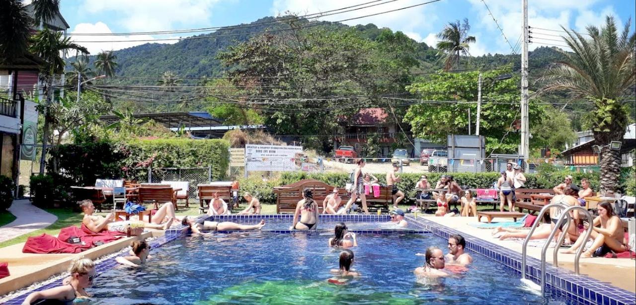 Wet! A Pool Party Hostel By Wild & Wandering หาดริ้น ภายนอก รูปภาพ